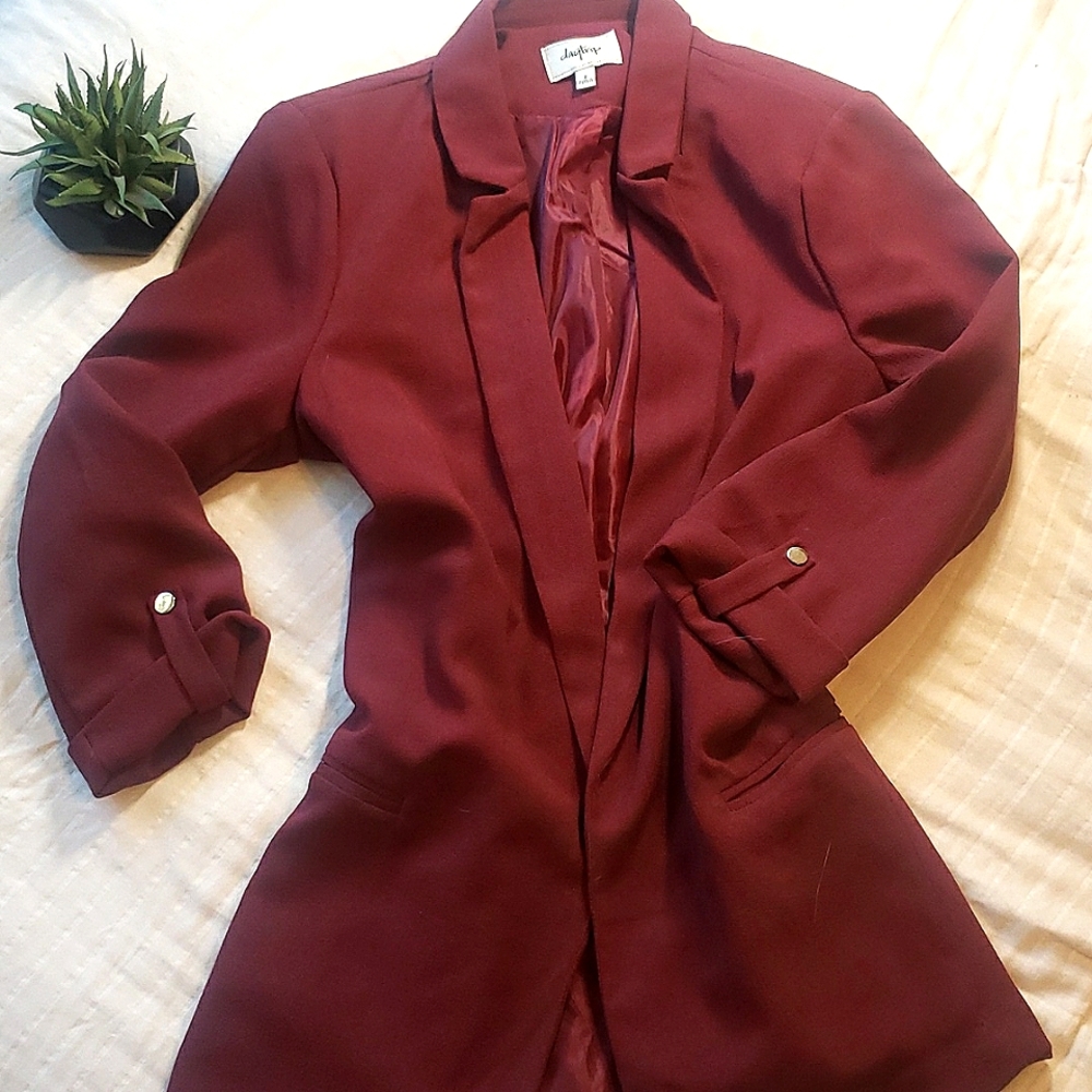 Daytrip | Burgundy Maroon Blazer with Pockets and Silver Accents | Size Small